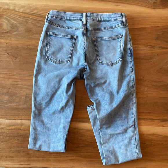 BUNDLE! 3 Pairs of New Condition Jeans! - Picture 6 of 8